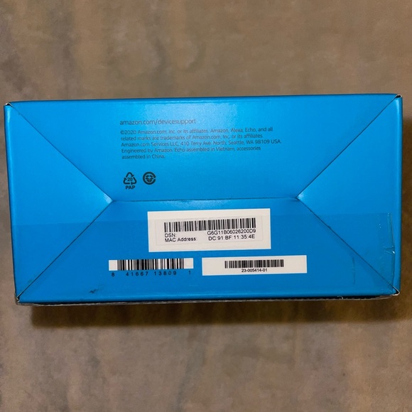 Echo show 5 w/ Amazon smart plug - Picture 8 of 11